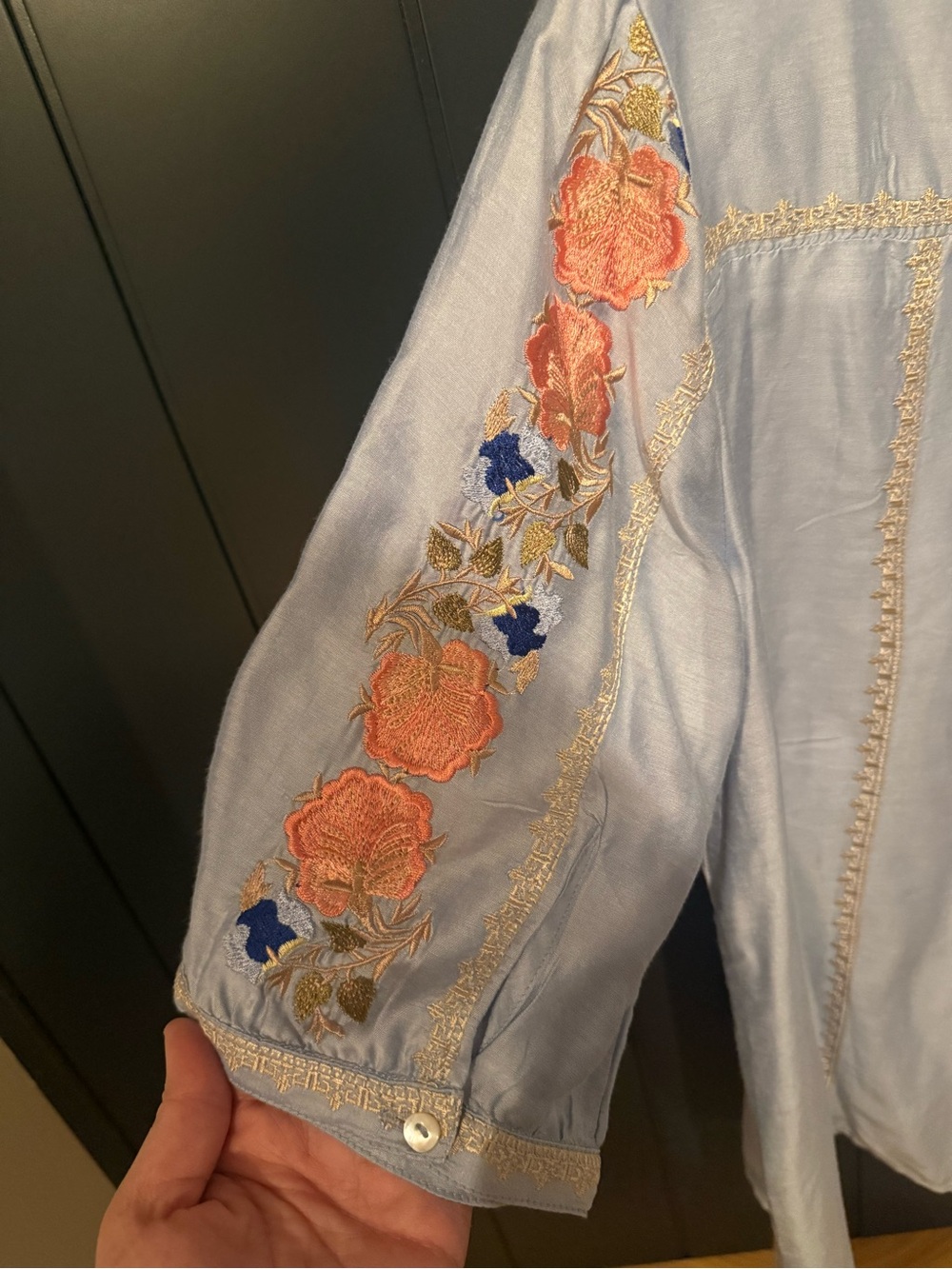 🪷 Sundance Women’s Silk-Blend Light Blue Embroidered Floral Peasant Top - Picture 9 of 13